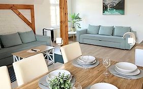 Przestronny apartament nr 7 z widokiem na góry Sowie